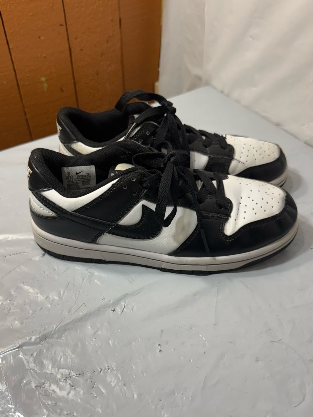 Nike Dunk Low GS "Panda" boys shoes size 3Y